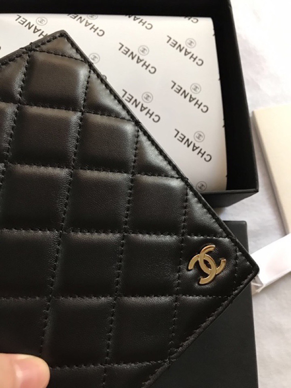 コピーシャネル激安財布背面デザイン